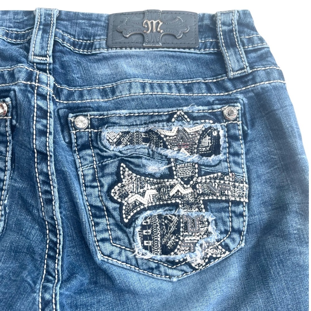 Miss Me Mid Rise Capris - Picture 4 of 6